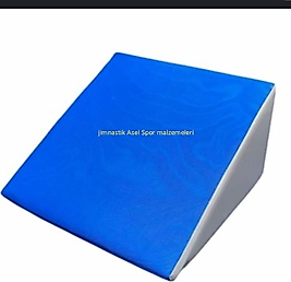 Üçgen Minder 100x100x40cm